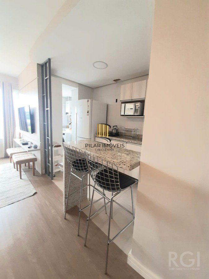 APARTAMENTO  VENDA de  2 dormitórios, suíte,  Medianeira,  1 vaga de garagem escriturada