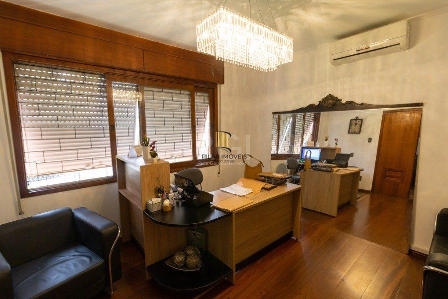 Casa para Venda - 500m², 4 dormitórios, sendo 1 suites, 5 vagas - Boa Vista