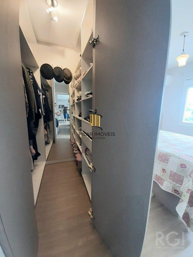 APARTAMENTO  VENDA de  2 dormitórios, suíte,  Medianeira,  1 vaga de garagem escriturada