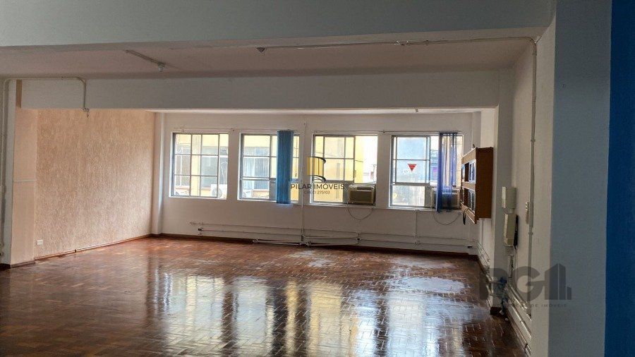 Excelente sala comercial com 89,26 m2 na Galeria do Rosário, Centro Histórico