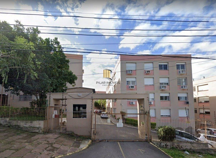 Apartamento 2 dormitórios com vaga no Bairro Cristal.