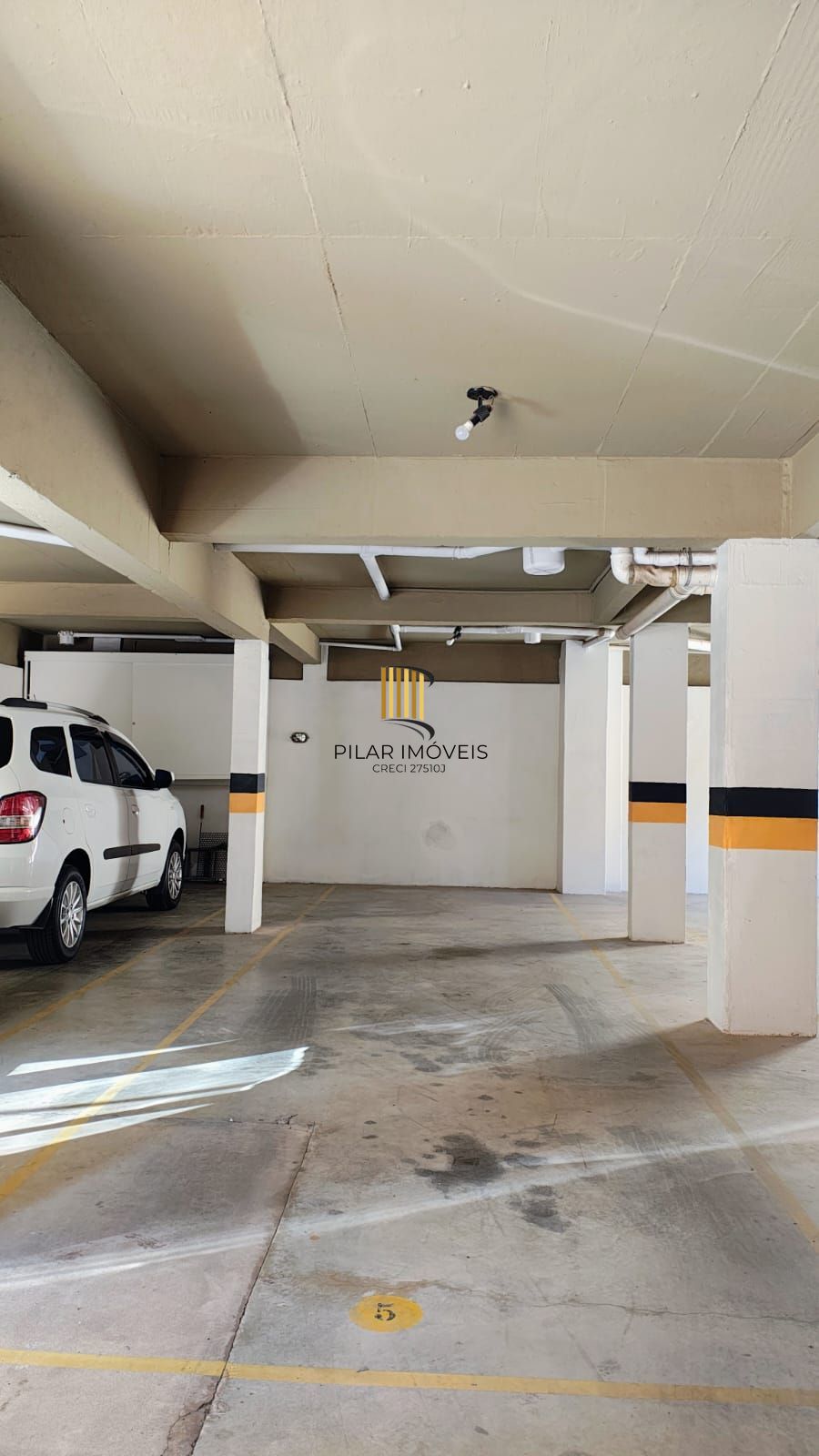 Apartamento Av Guaporé, 2 dormitórios, 2 vagas, churrasqueira