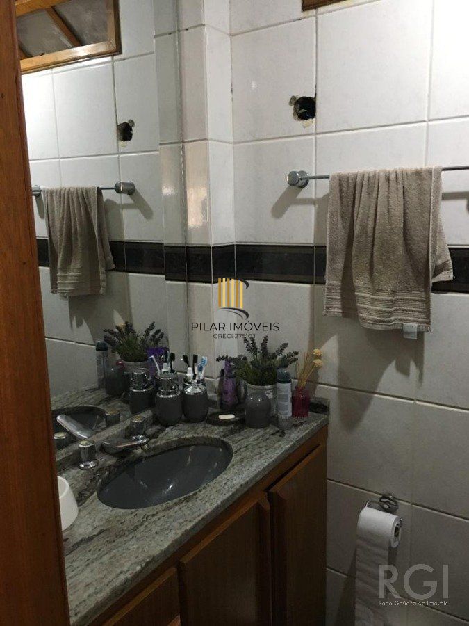 Apartamento para Venda - 83.65m²,3 quartos, sendo 1 suites, 1 vaga - Menino Deus