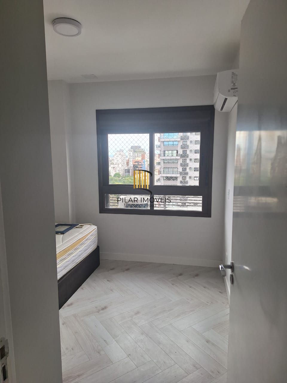 Apto.Cond.TOM ,M. Deus,110,5 priv.frente, 3 dorm. suite, 01vaga dupla