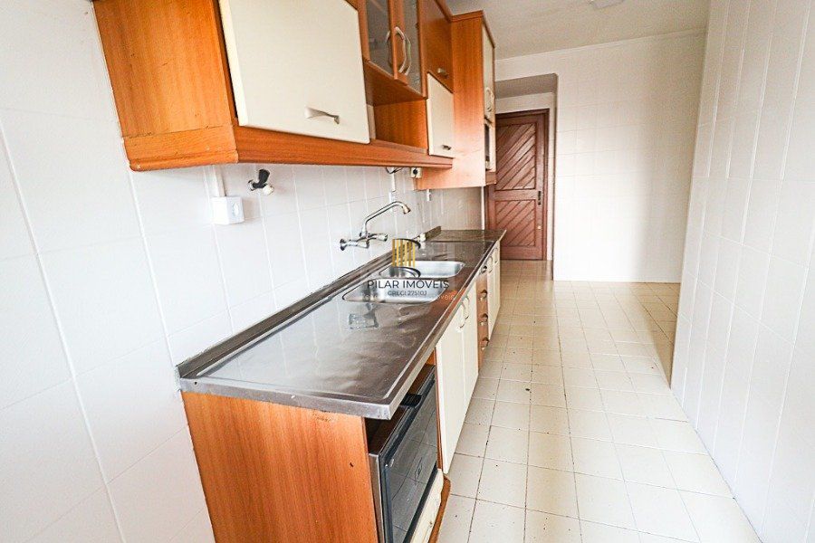 Excelente apartamento de 3 dormitórios , uma suíte , próximo ao Grêmio Náutico União de Petrópolis,