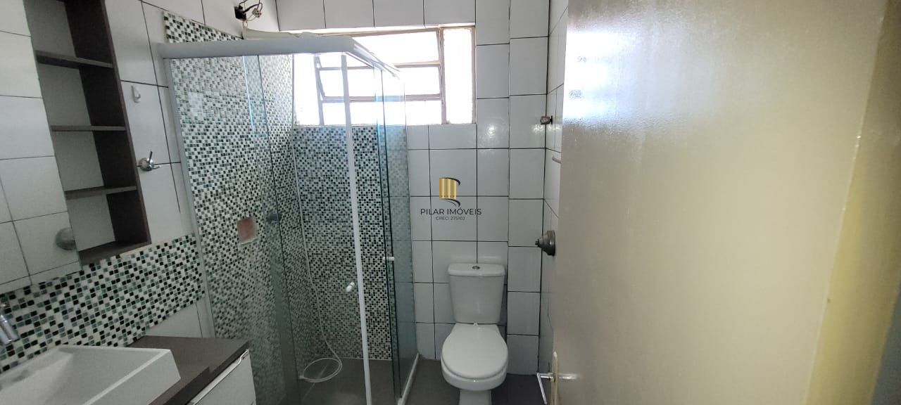 VENDA apartamento de 2 quartos térreo, localizado na rua Felipe de Oliveira, bairro Petrópolis