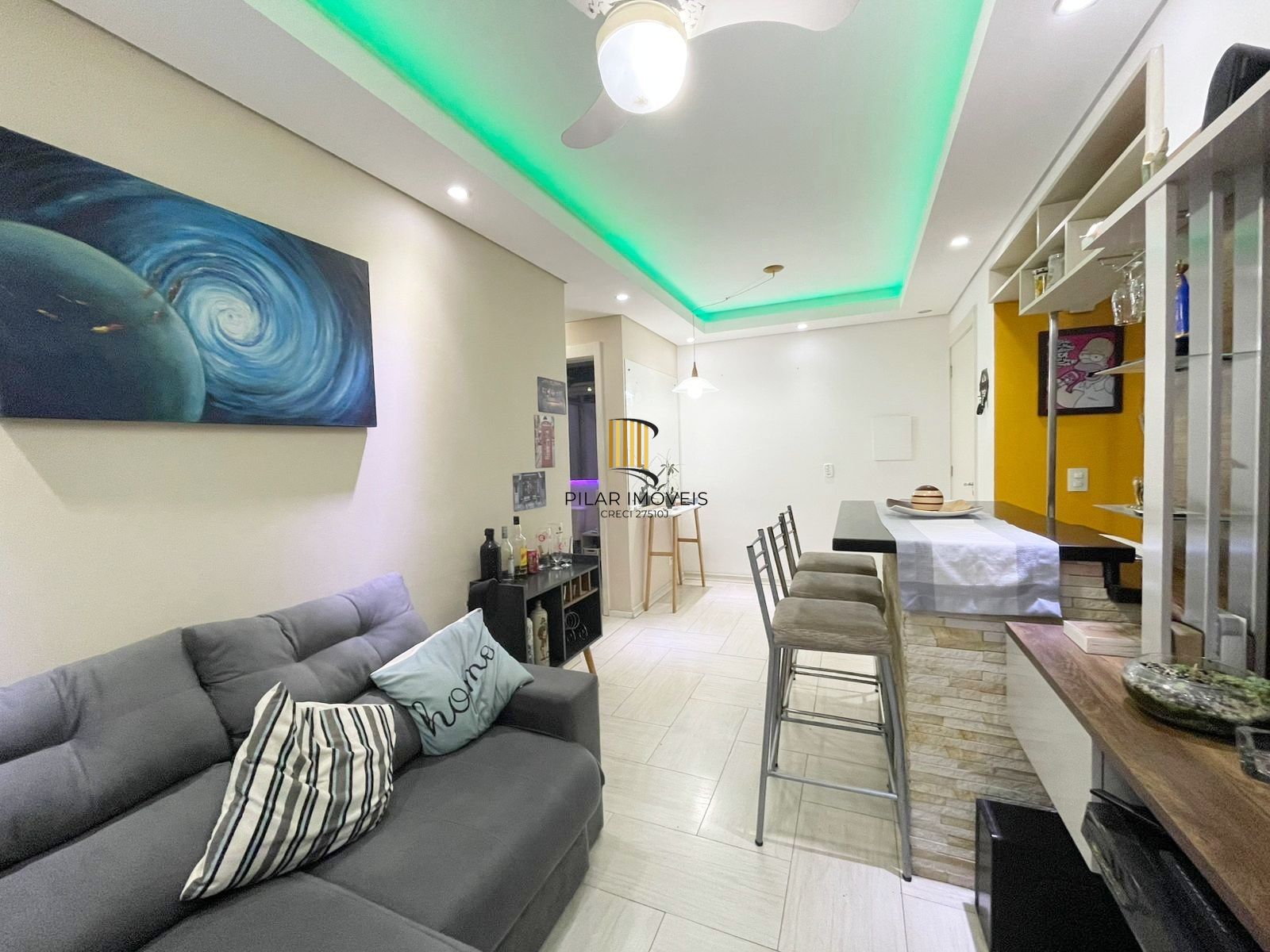 Excelente apartamento de 48,51m² com 2 dormitórios todo mobiliado, 1 banheiro com armário e vaga