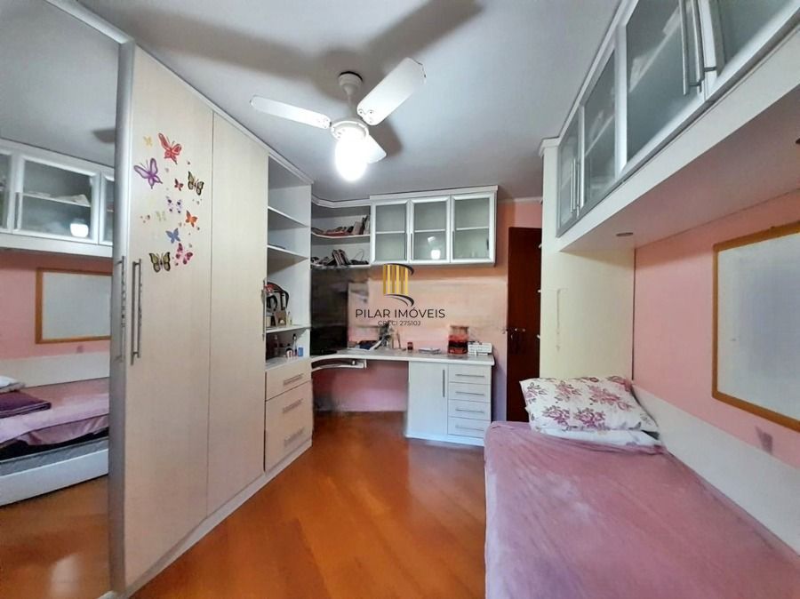 Casa 5 dormitórios no bairro Vila Nova