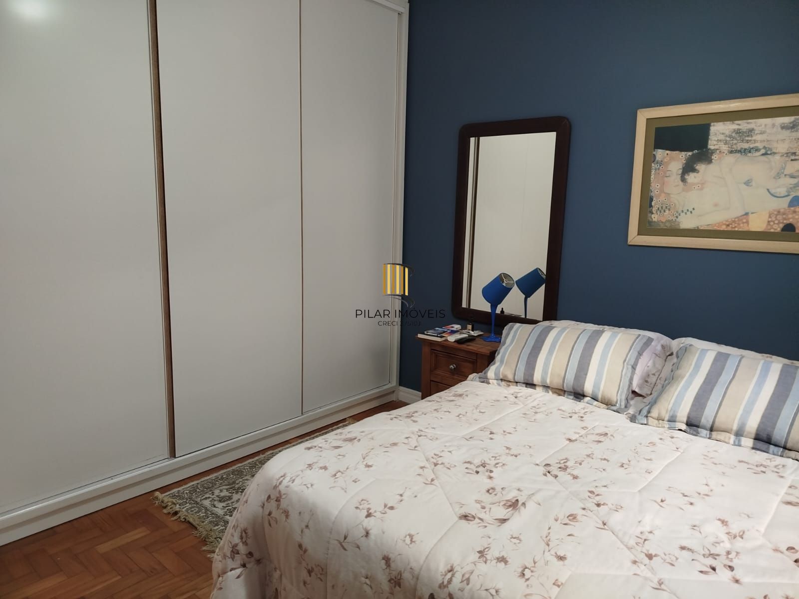 Venda Apartamento  03 dormitórios, transformados em 02, sendo um deles suíte Moinhos de vento Porto Alegre