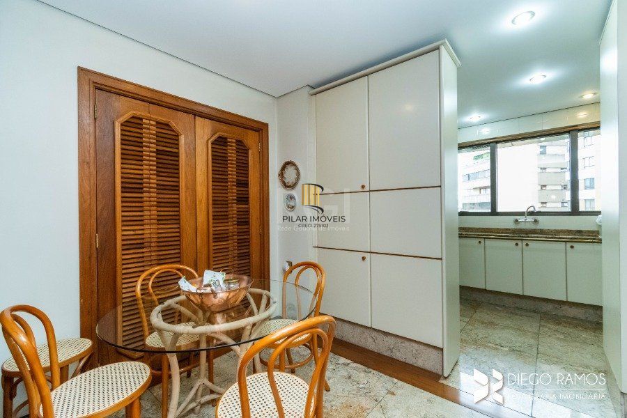 Apartamento para Venda - 305.46m², 3 dormitórios, sendo 3 suites, 4 vagas - Mont Serrat