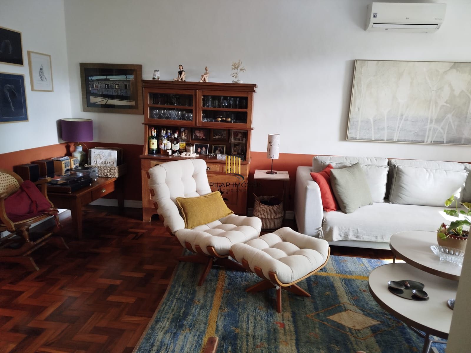 Venda Apartamento  03 dormitórios, transformados em 02, sendo um deles suíte Moinhos de vento Porto Alegre