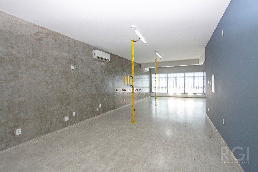 PRÉDIO COMERCIAL PARA SEDE DE EMPRESA COM  400 m²  na AVENIDA BAHIA, SÃO GERALDO,  JUNTO AO RESTAURANTE  KONKA Porto Alegre