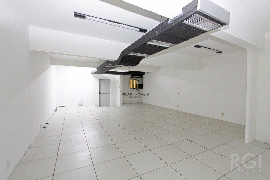 PRÉDIO COMERCIAL PARA SEDE DE EMPRESA COM  400 m²  na AVENIDA BAHIA, SÃO GERALDO,  JUNTO AO RESTAURANTE  KONKA Porto Alegre