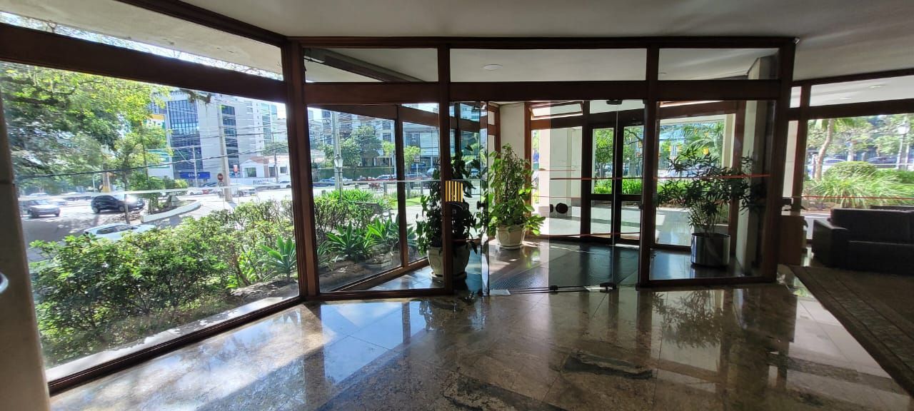 VENDA APARTAMENTO 3 DORMITÓRIOS, SACADA ABERTA, SUITE,  257,00 m² PRIVATIVOS 2 VAGAS, BELA VISTA