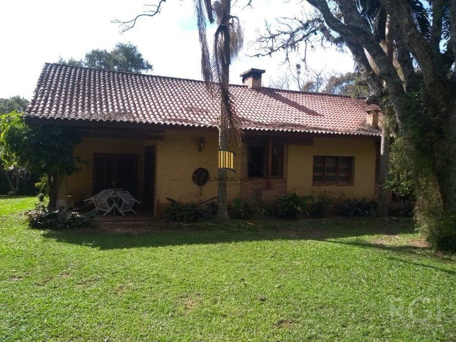 Sítio para Venda - 350m², 3 dormitórios, sendo 1 suites, 7 vagas - Águas Claras