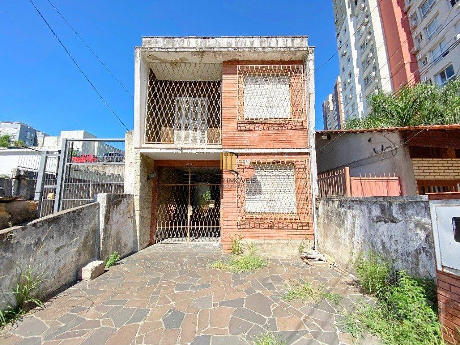 Casa/sobrado de alvenaria em pessimo estado,  com terreno de  5,70x44,00 (251m²) - Pilar Imóveis