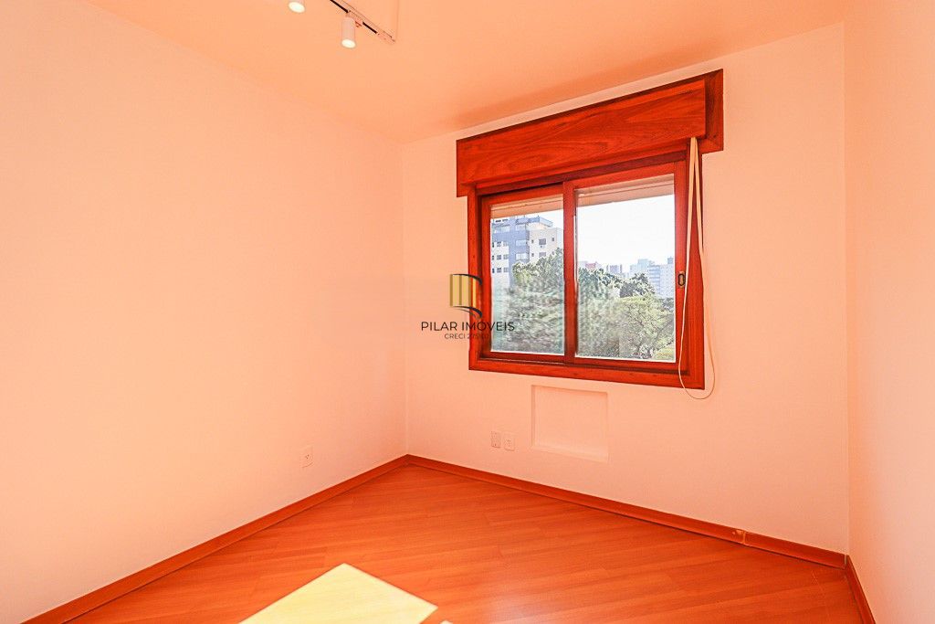 VENDA APARTAMENTO NA EÇA DE QUEIROZ,  2 DORM CHURRASQUEIRA, GARAGEM PETRÓPOLIS