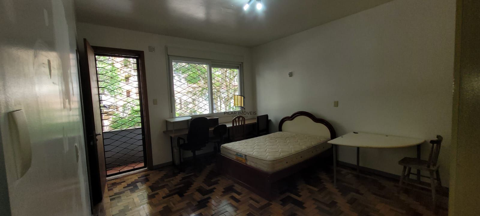 Casa 4 quartos reformada na Rua Andre Poente, residencial com potencial para comercial Próximo Hospital Moinhos de Vento