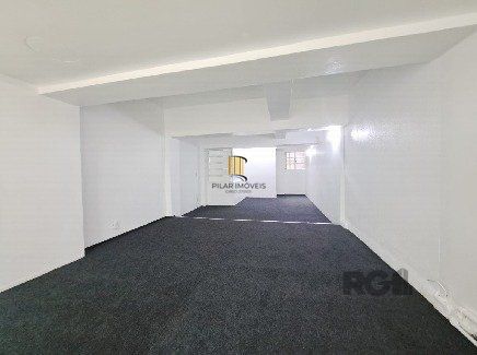 Loja Comercial na Rua Duque de Caxias - Centro Histórico, com 130,00m² privativos,