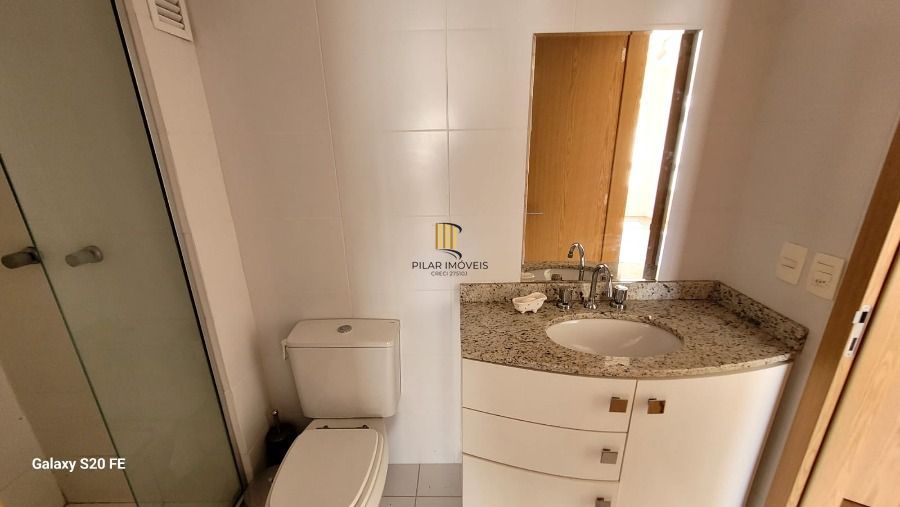 Apartamento de 1 quarto,  currasqueira, suíte e uma vaga de garagem no bairro Santa Cecilia  junto ao Bom Fim em Porto Alegre.