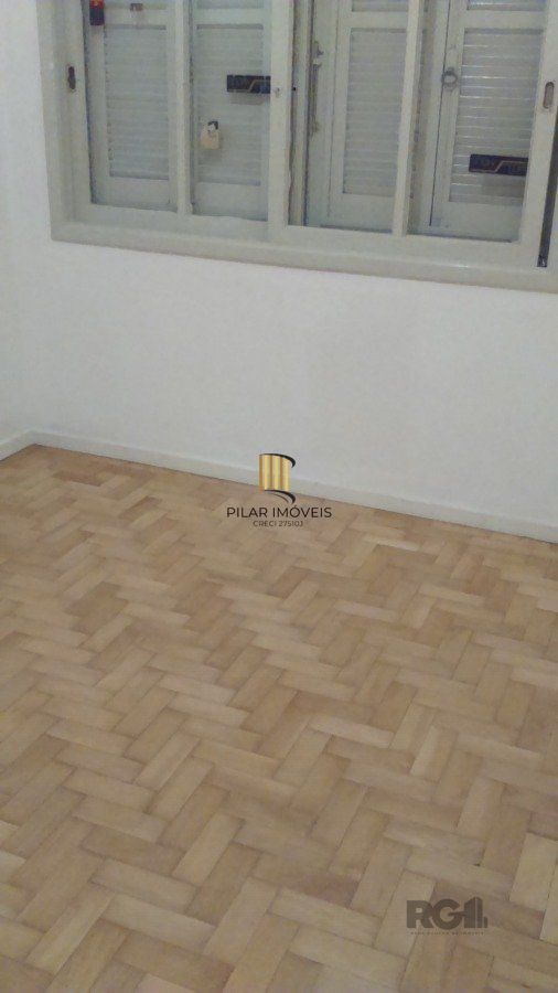 Ampla apartamento 3 dormitorios,living 2 ambientes na Cidade Baixa, com 2 garagem,