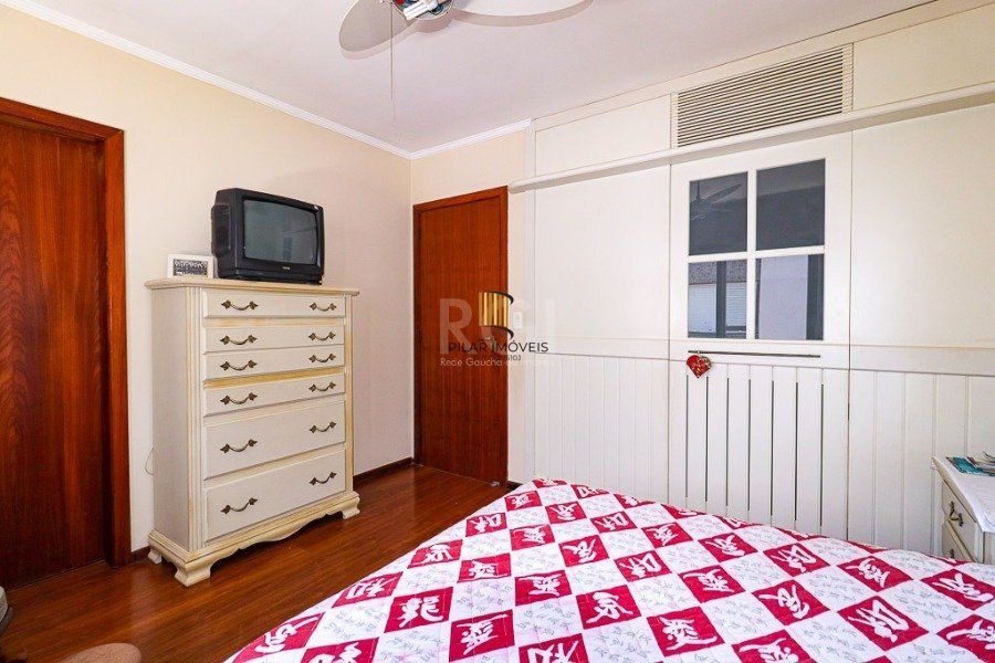 Apartamento para Venda - 172.8m², 3 dormitórios, sendo 1 suites, 1 vaga - Menino Deus