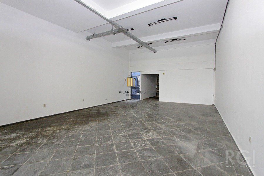 PRÉDIO COMERCIAL PARA SEDE DE EMPRESA COM  400 m²  na AVENIDA BAHIA, SÃO GERALDO,  JUNTO AO RESTAURANTE  KONKA Porto Alegre