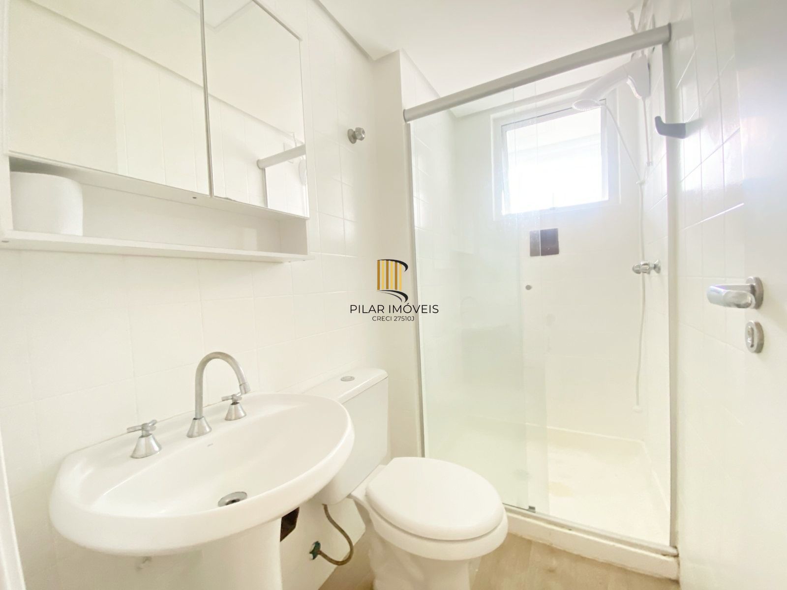 Kitinete34,30m2 priv. Av. Independência,prox.Hospital Sta. Casa