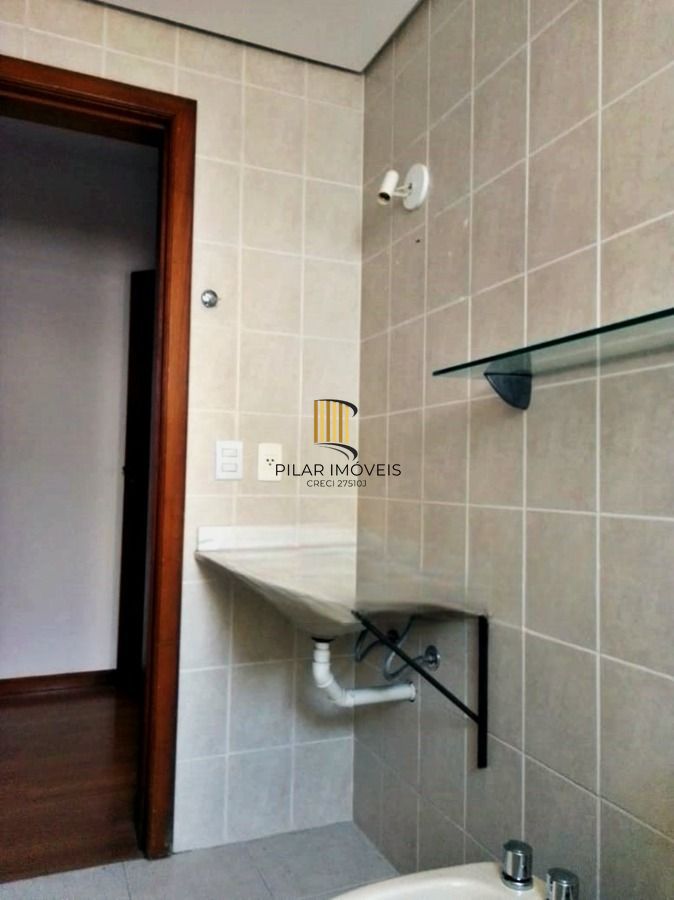 Excelente apartamento de 2 dormitórios, no bairro Moinhos de Vento, com 105 m² de área privativa, 2 suítes