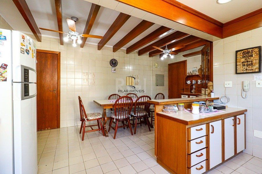 Apartamento para Venda - 172.8m², 3 dormitórios, sendo 1 suites, 1 vaga - Menino Deus