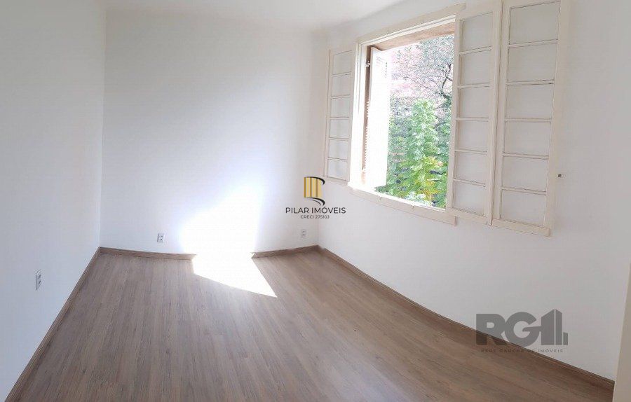 VENDA APARTAMENTO 2 DORMITÓRIOS, MENINO DEUS, REFORMADO,  BAIXA TAXA CONDOMINIAL, ENSOLARADO