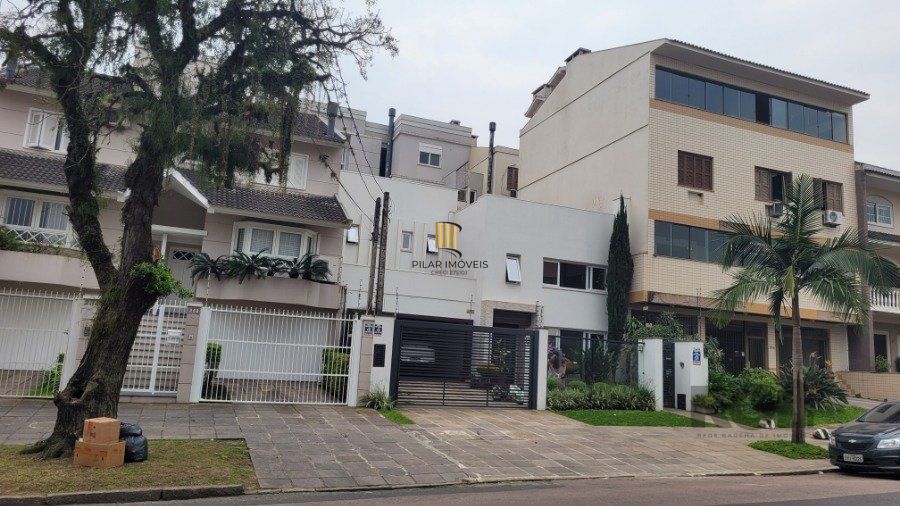 Venda, casa com 3 dormitórios, sendo 2 suítes, piscina, opção para 4º dormitório, 4 vagas, na Chácara das pedras, Porto Alegre RS