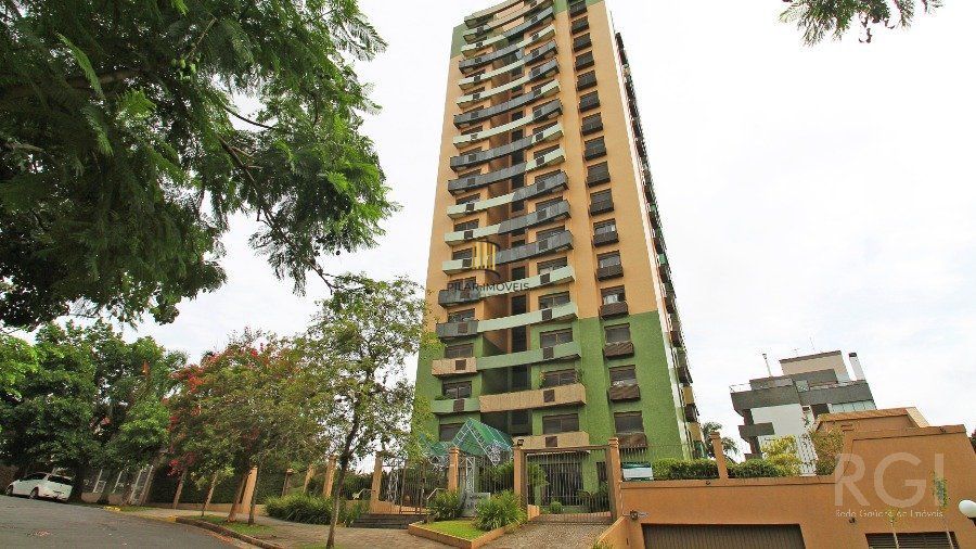Apartamento para Venda  -  2 dormitórios,  1 suite,  andar alto,  LAREIRA, CHURRASQUEIRA 2 vagas - Petrópolis