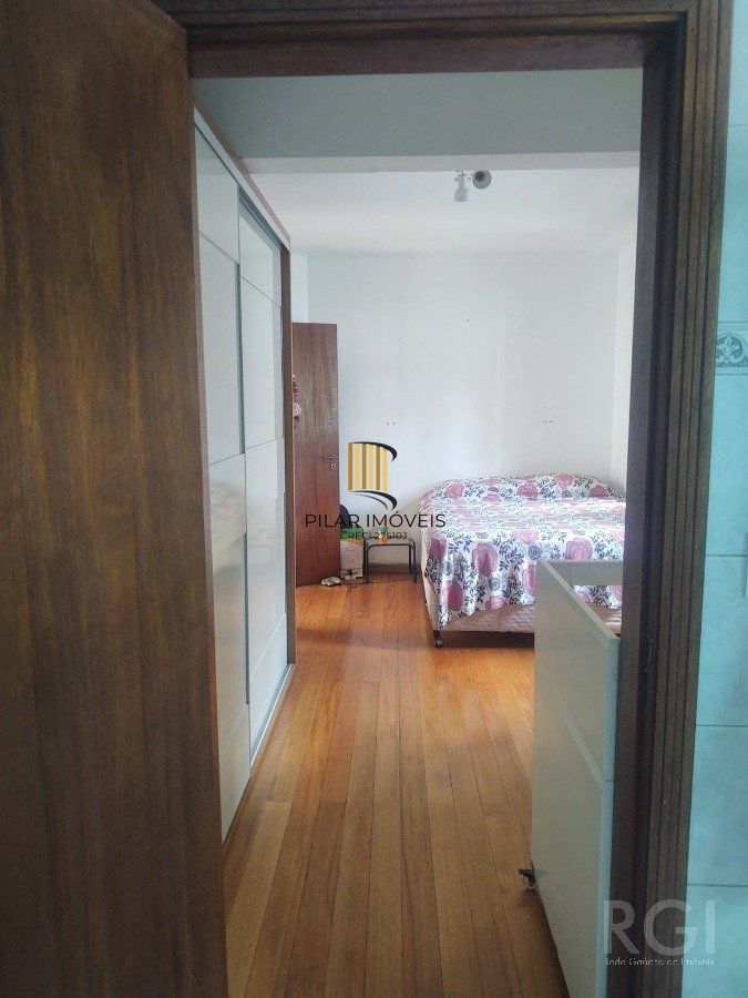 Excelente casa, 2 quartos,  ampla com 120m² de área privativa e 296,30m² de área total no Passo das Pedras