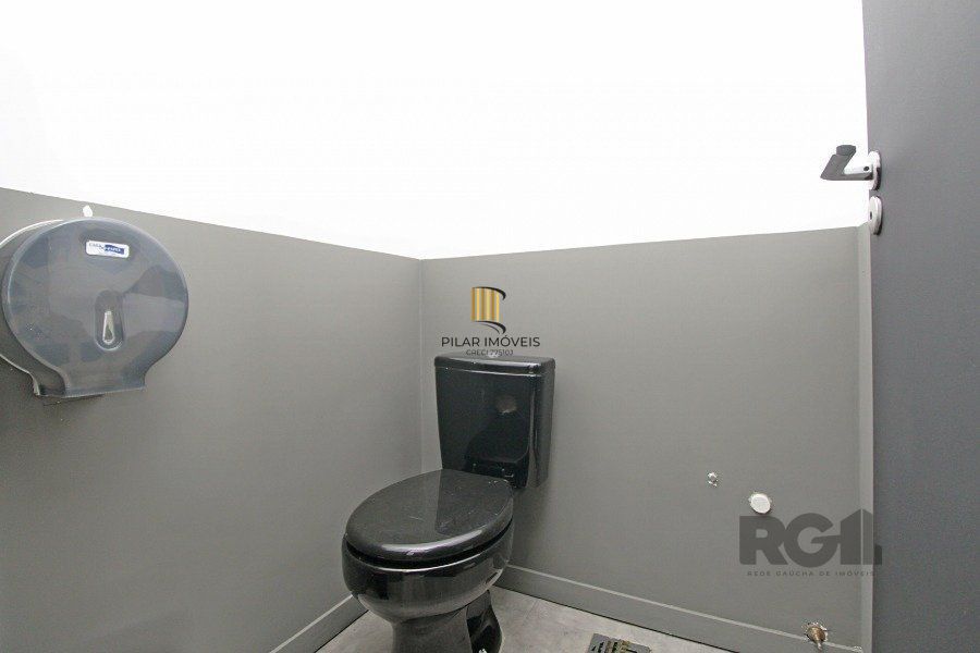 Conjunto com 171,46m² área privativa, com 1 vaga de garagem.