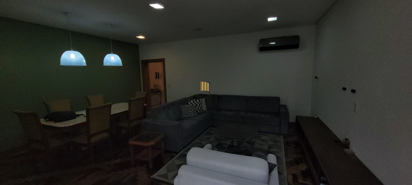 Casa 4 quartos reformada na Rua Andre Poente, residencial com potencial para comercial Próximo Hospital Moinhos de Vento