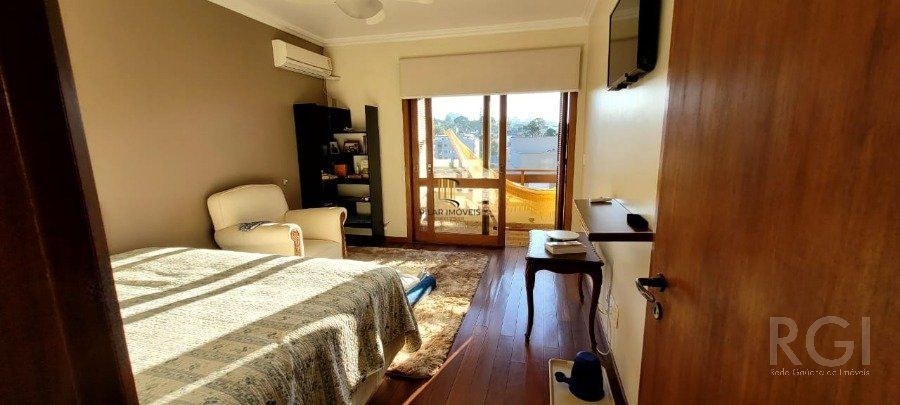 VENDA Casa  em condomínio  com 3 quartos,  suite,   no Bairro Chácara das Pedras,  Porto Alegre RS,  na  rua Monte Alverne. 