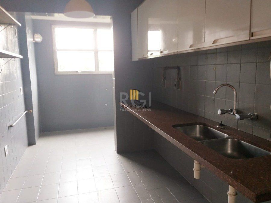 Apartamento para Venda - 130m², 3 dormitórios, sendo 1 suites, 2 vagas - Moinhos de Vento