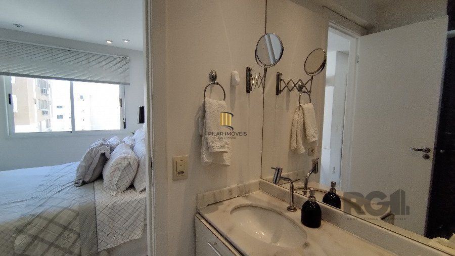 Apartamento 2 dormitórios no bairro Vila Ipiranga