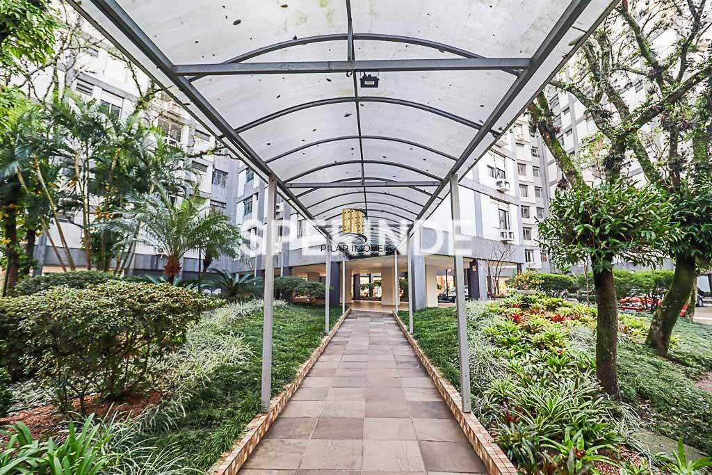 Ótimo apartamento de 02 dormitórios, área de serviço com banheiro auxiliar e 01 vaga de garagem no bairro Boa Vista