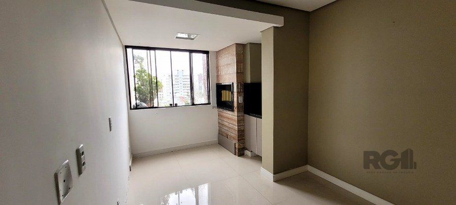 Apartamento a venda 2 dormitórios com churrasqueira, 1 suite, elevador e garagem,  bairro Santana, Porto Alegre RS