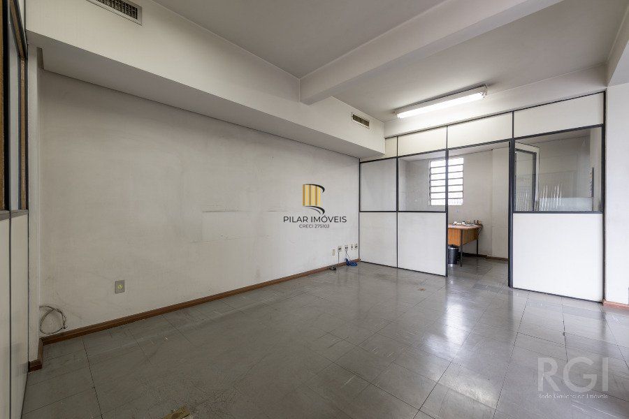 Predio para Venda - 2203.23m², 0 dormitórios, 30 vagas - São João