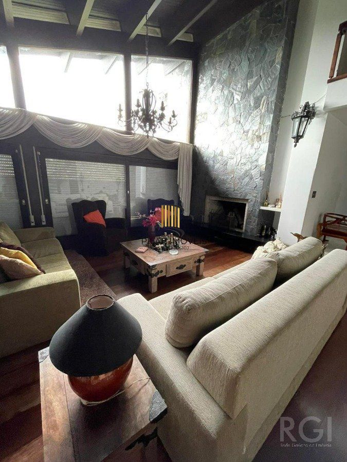 Casa 4 Dormitório(s) Bairro Vila Assunção