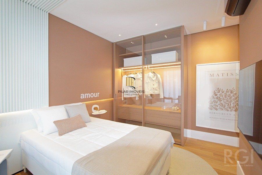 Apartamento para Venda - 230m², 3 dormitórios, sendo 3 suites, 3 vagas - Petrópolis