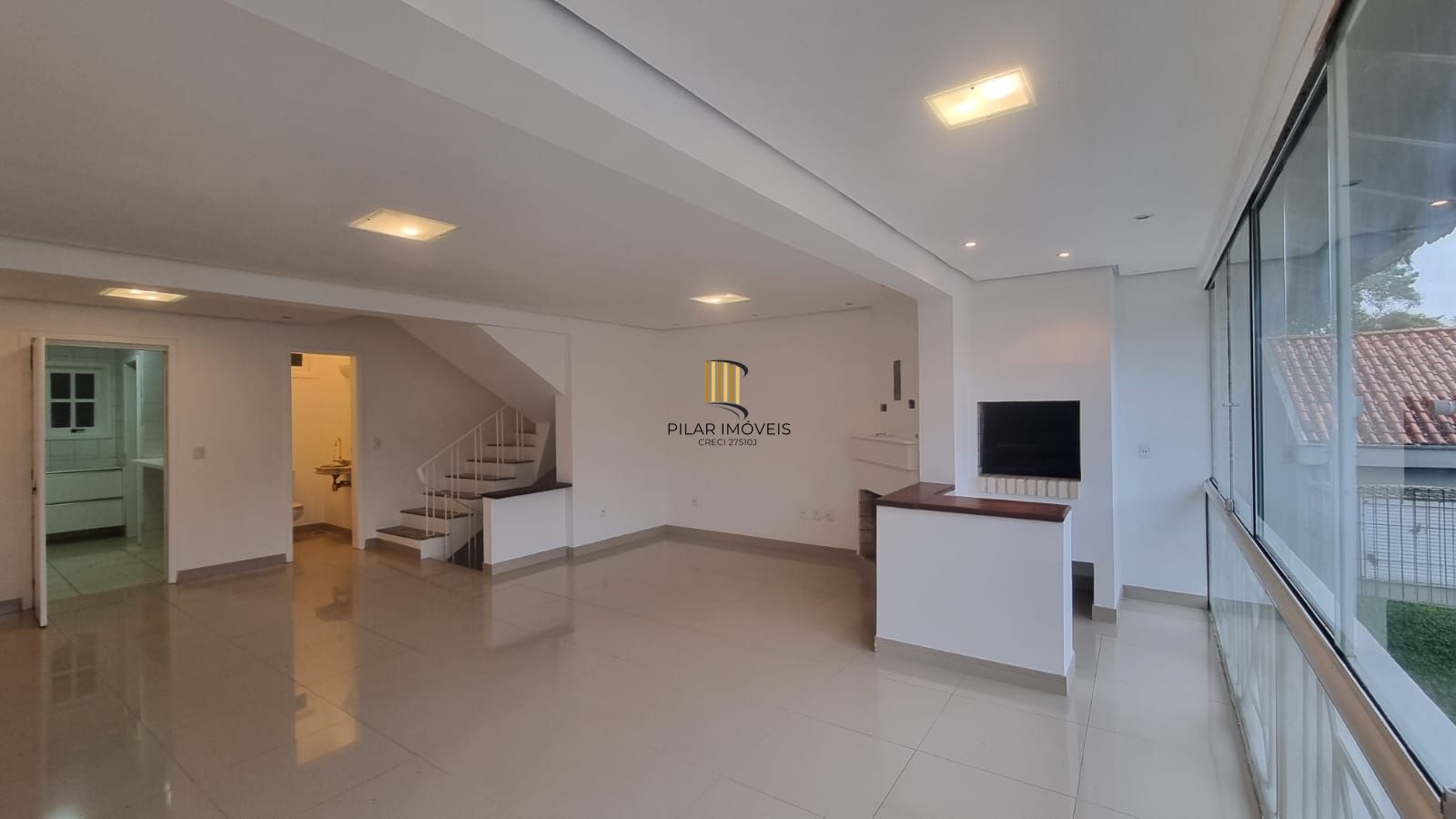 Casa no Condomínio Villa Dei Fiori com 03 dormitórios, duas vagas, Bairro Tristeza a venda na Zona Sul de Porto Alegre