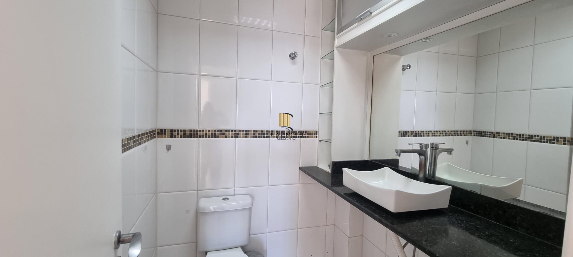 Apartamento 03 dormitórios, dependência e vaga de estacionamento no Bairro São João