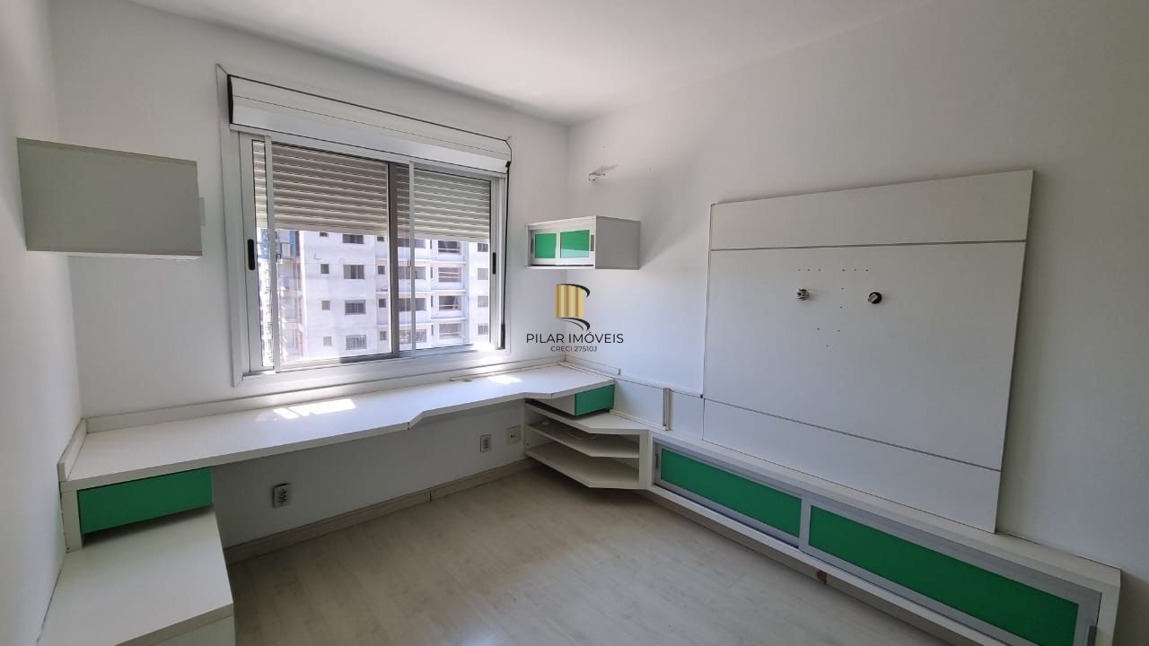 Apartamento 03 dormitórios 110mq e duas vagas, semi mobiliado,  no Bairro Auxiliadora para locação.
