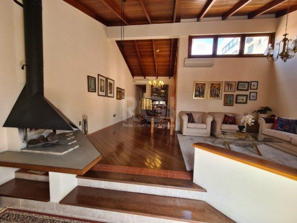 Cobertura para Venda - 263.45m², 3 dormitórios, sendo 1 suites, 2 vagas - Mont Serrat