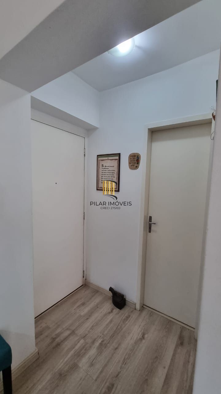 Apartamento 02 dormitórios a venda, térreo, com uma vaga de estacionamento no Bairro Auxiliadora