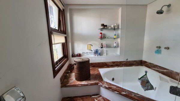 Casa Condominio para Venda - 420m², 4 dormitórios, sendo 4 suites, 2 vagas - Três Figueiras
